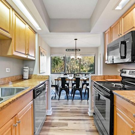 Coastal Oasis With Pool - Walk To Coligny Beach Park Hilton Head Island Eksteriør bilde