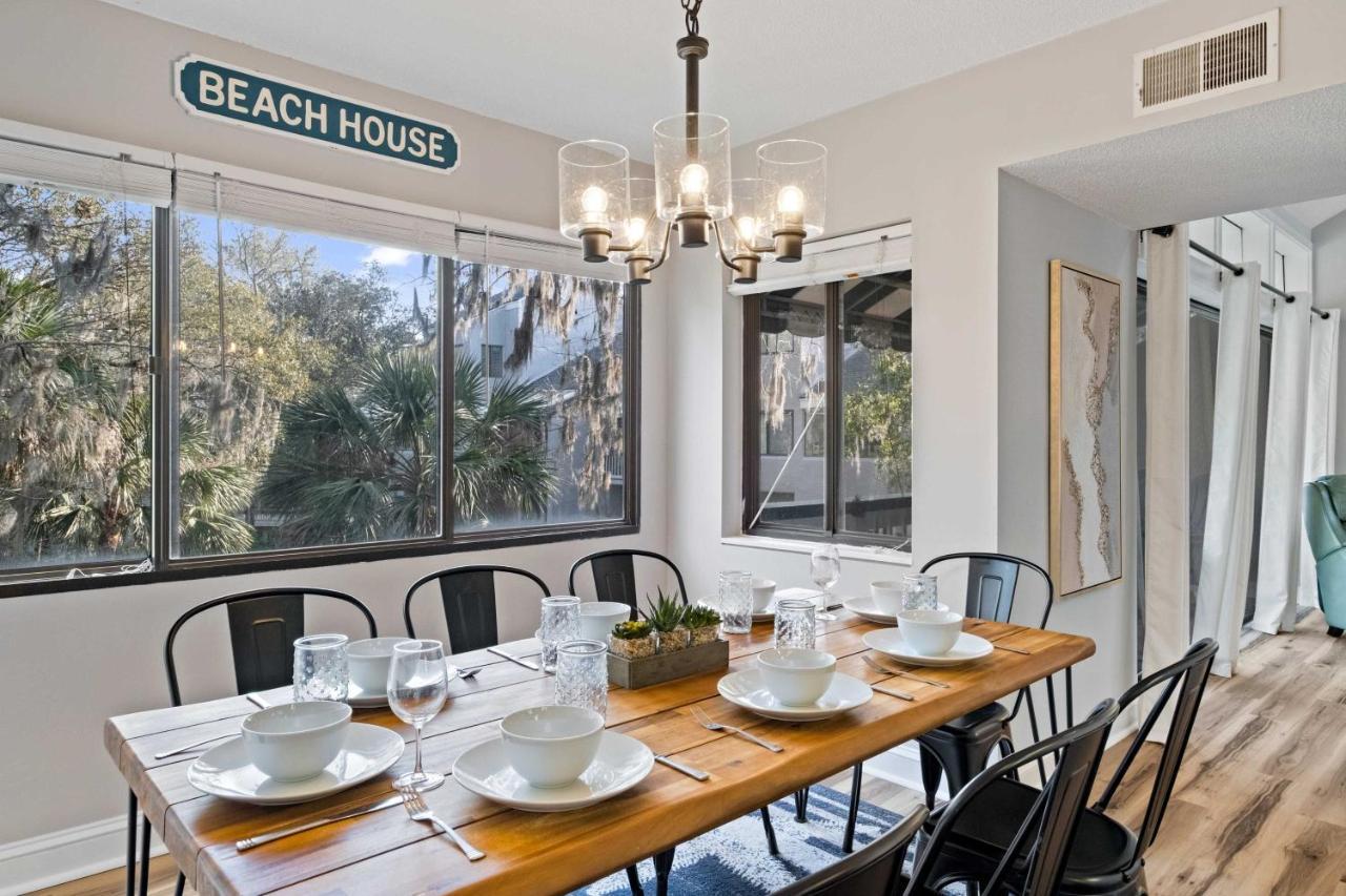 Coastal Oasis With Pool - Walk To Coligny Beach Park Hilton Head Island Eksteriør bilde