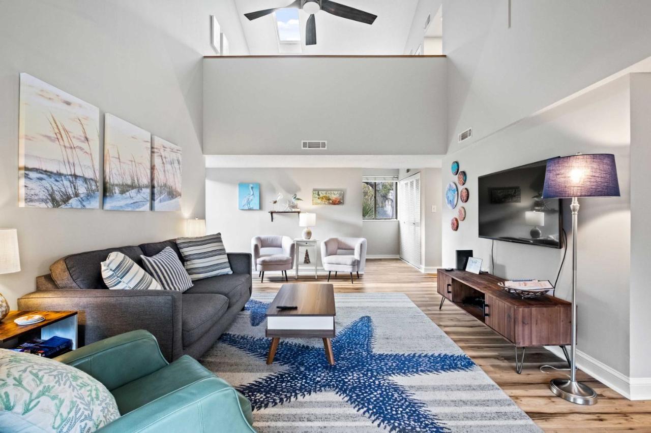 Coastal Oasis With Pool - Walk To Coligny Beach Park Hilton Head Island Eksteriør bilde