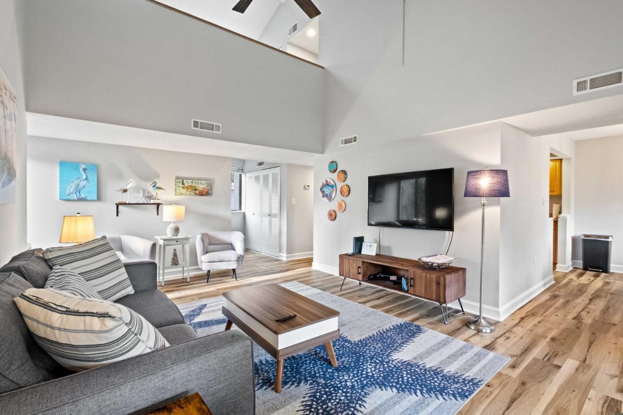Coastal Oasis With Pool - Walk To Coligny Beach Park Hilton Head Island Eksteriør bilde