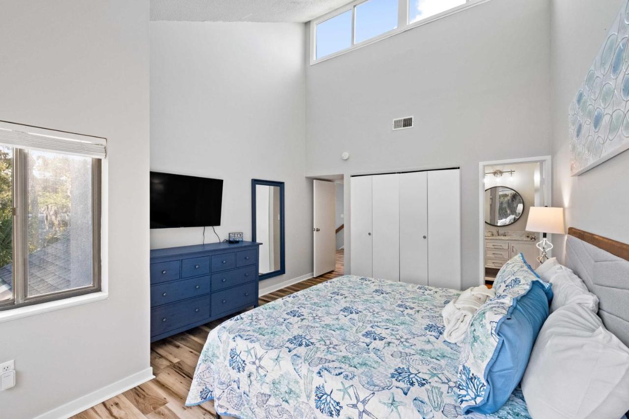 Coastal Oasis With Pool - Walk To Coligny Beach Park Hilton Head Island Eksteriør bilde