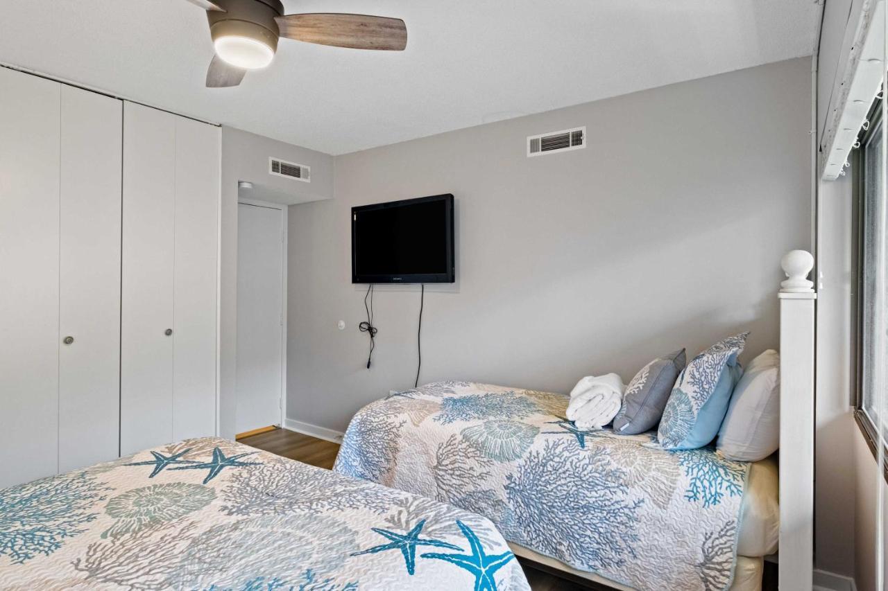 Coastal Oasis With Pool - Walk To Coligny Beach Park Hilton Head Island Eksteriør bilde